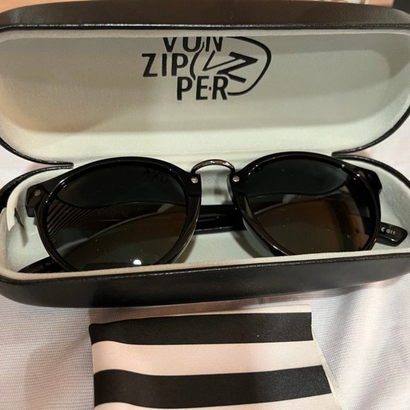 VonZipper Stax sunglasses (black frame/vintage gray lenses) - Picture 5 of 7